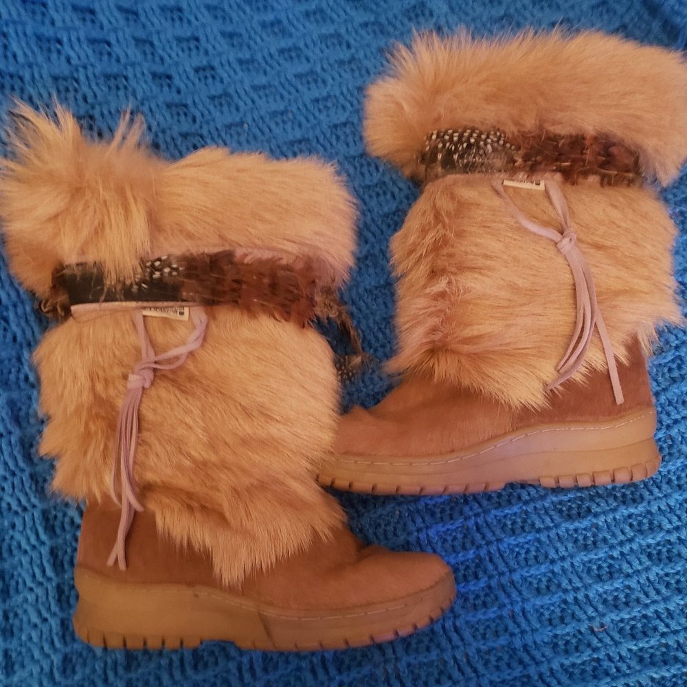 BEARPAW fur boots, size 7w, NEARLY NEW!